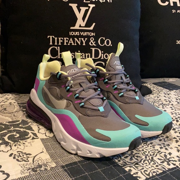 Youth/Womens Nike 270 React *HOTT* - Picture 1 of 4
